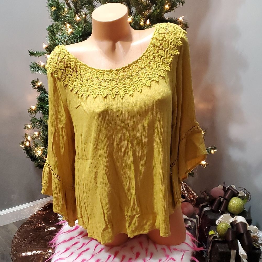 Studio Crochet bell sleeve top blouse boho XL NWOT